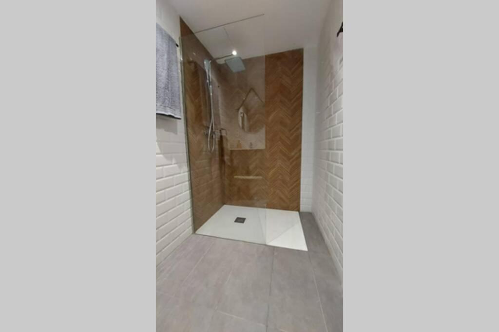 El Alema I. Apartamento De Diseno En Gandia.アパートメント エクステリア 写真